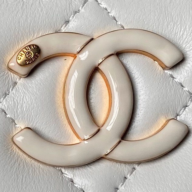 Ch**el cosmetic bags